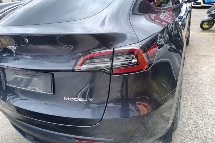 Used Tesla Model Y 2024 Rear-Wheel-Drive Version Right Rear Taillight