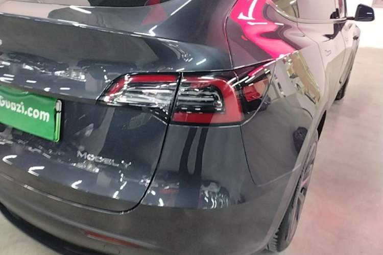 Used Tesla Model Y 2024 Long-Range All-Wheel-Drive Version Right Rear Taillight