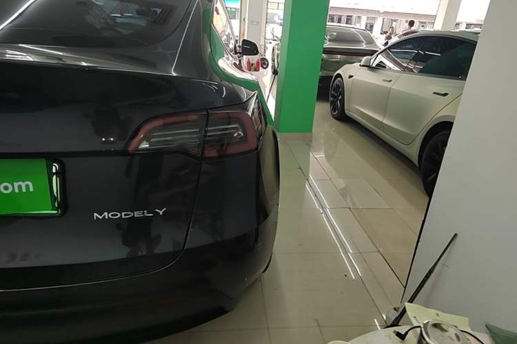 Used Tesla Model Y 2024 Long-Range All-Wheel-Drive Version Right Rear Taillight