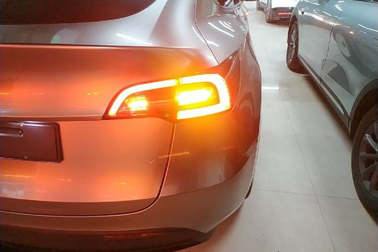 Used Tesla Model Y 2024 Rear-Wheel-Drive Version Right Rear Taillight