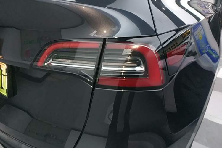 Used Tesla Model Y 2024 Rear-Wheel-Drive Version Right Rear Taillight