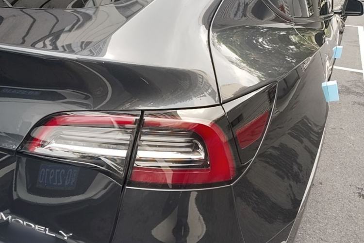 Used Tesla Model Y 2024 Rear-Wheel-Drive Version Right Rear Taillight