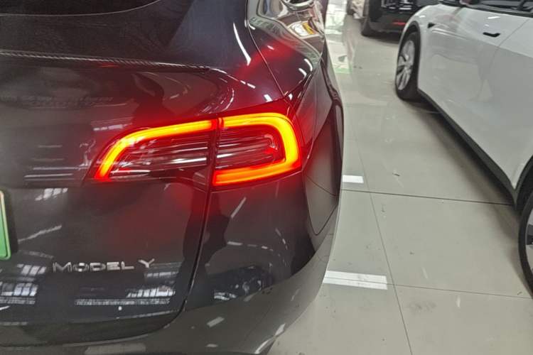 Used Tesla Model Y 2024 Rear-Wheel-Drive Version Right Rear Taillight