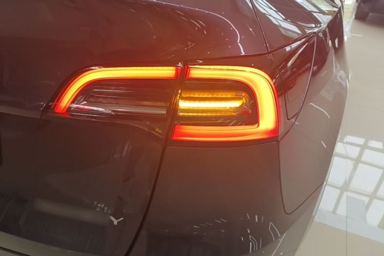 Used Tesla Model Y 2024 Rear-Wheel-Drive Version Right Rear Taillight