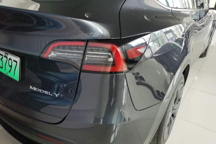 Used Tesla Model Y 2024 Rear-Wheel-Drive Version Right Rear Taillight