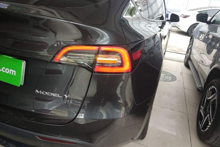 Used Tesla Model Y 2024 Rear-Wheel-Drive Version Right Rear Taillight