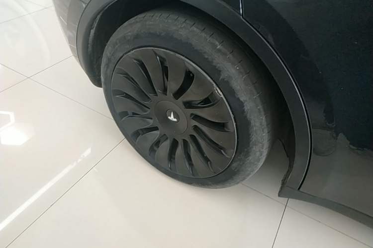 Used Tesla Model Y 2024 Rear-Wheel-Drive Version Right Rear Wheel Hub