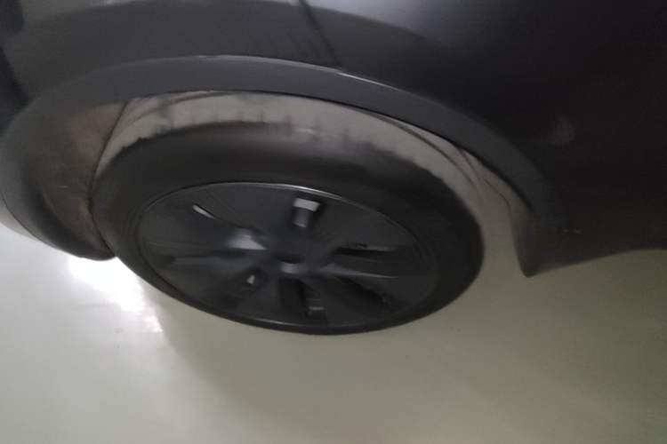 Used Tesla Model Y 2024 Rear-Wheel-Drive Version Right Rear Wheel Hub