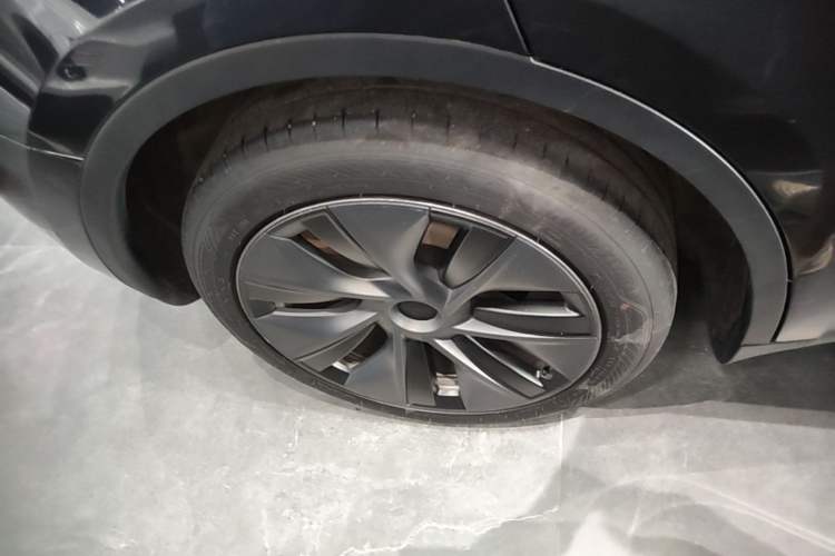 Used Tesla Model Y 2024 Rear-Wheel-Drive Version Right Rear Wheel Hub