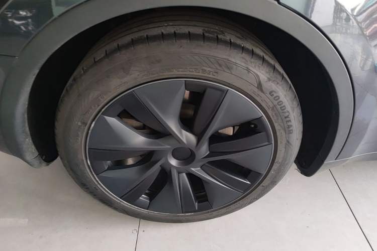 Used Tesla Model Y 2024 Rear-Wheel-Drive Version Right Rear Wheel Hub