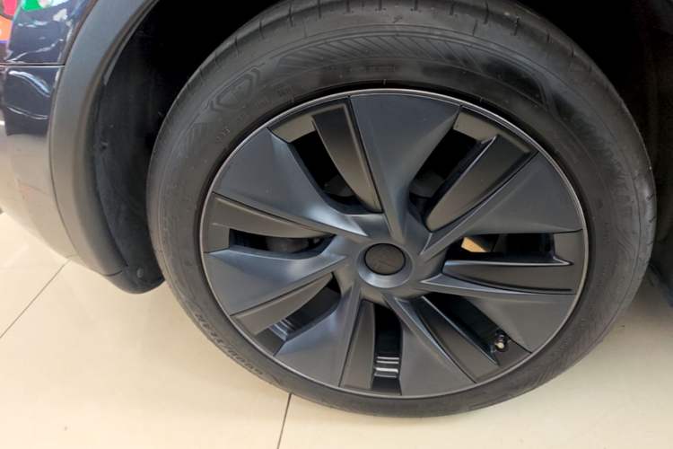 Used Tesla Model Y 2024 Rear-Wheel-Drive Version Right Rear Wheel Hub