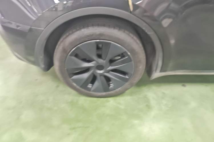 Used Tesla Model Y 2024 Rear-Wheel-Drive Version Right Rear Wheel Hub