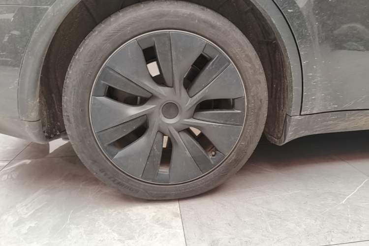 Used Tesla Model Y 2024 Rear-Wheel-Drive Version Right Rear Wheel Hub