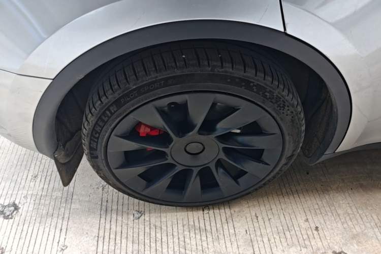 Used Tesla Model Y 2024 Rear-Wheel-Drive Version Right Rear Wheel Hub
