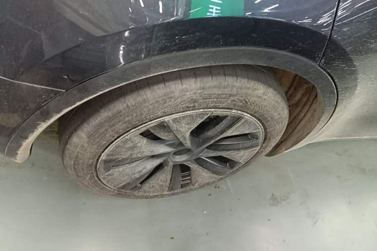 Used Tesla Model Y 2024 Rear-Wheel-Drive Version Right Rear Wheel Hub