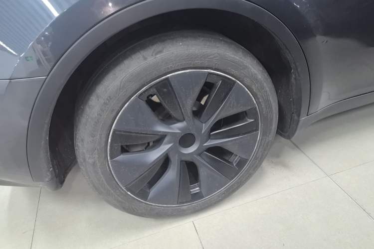 Used Tesla Model Y 2024 Rear-Wheel-Drive Version Right Rear Wheel Hub