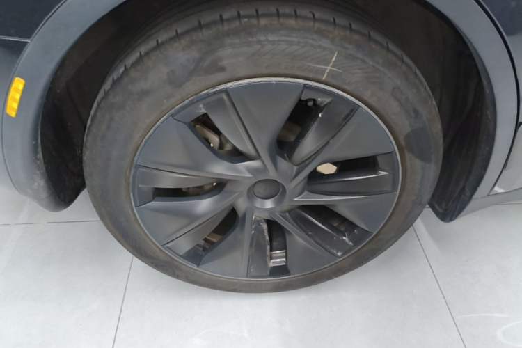 Used Tesla Model Y 2024 Rear-Wheel-Drive Version Right Rear Wheel Hub