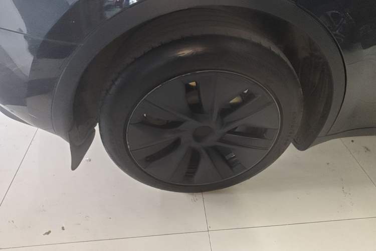 Used Tesla Model Y 2024 Rear-Wheel-Drive Version Right Rear Wheel Hub