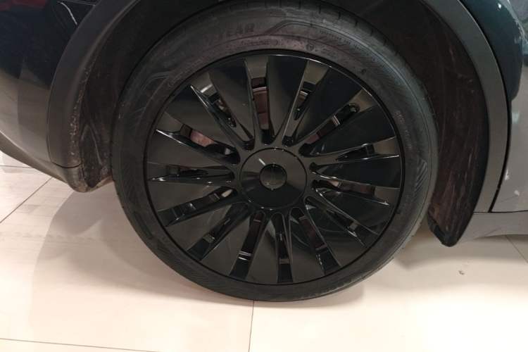 Used Tesla Model Y 2024 Rear-Wheel-Drive Version Right Rear Wheel Hub