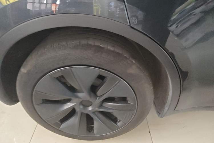 Used Tesla Model Y 2024 Rear-Wheel-Drive Version Right Rear Wheel Hub