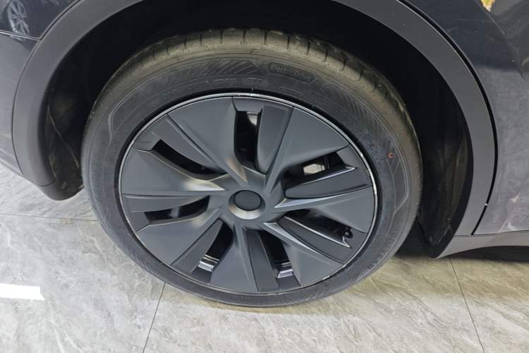Used Tesla Model Y 2024 Rear-Wheel-Drive Version Right Rear Wheel Hub