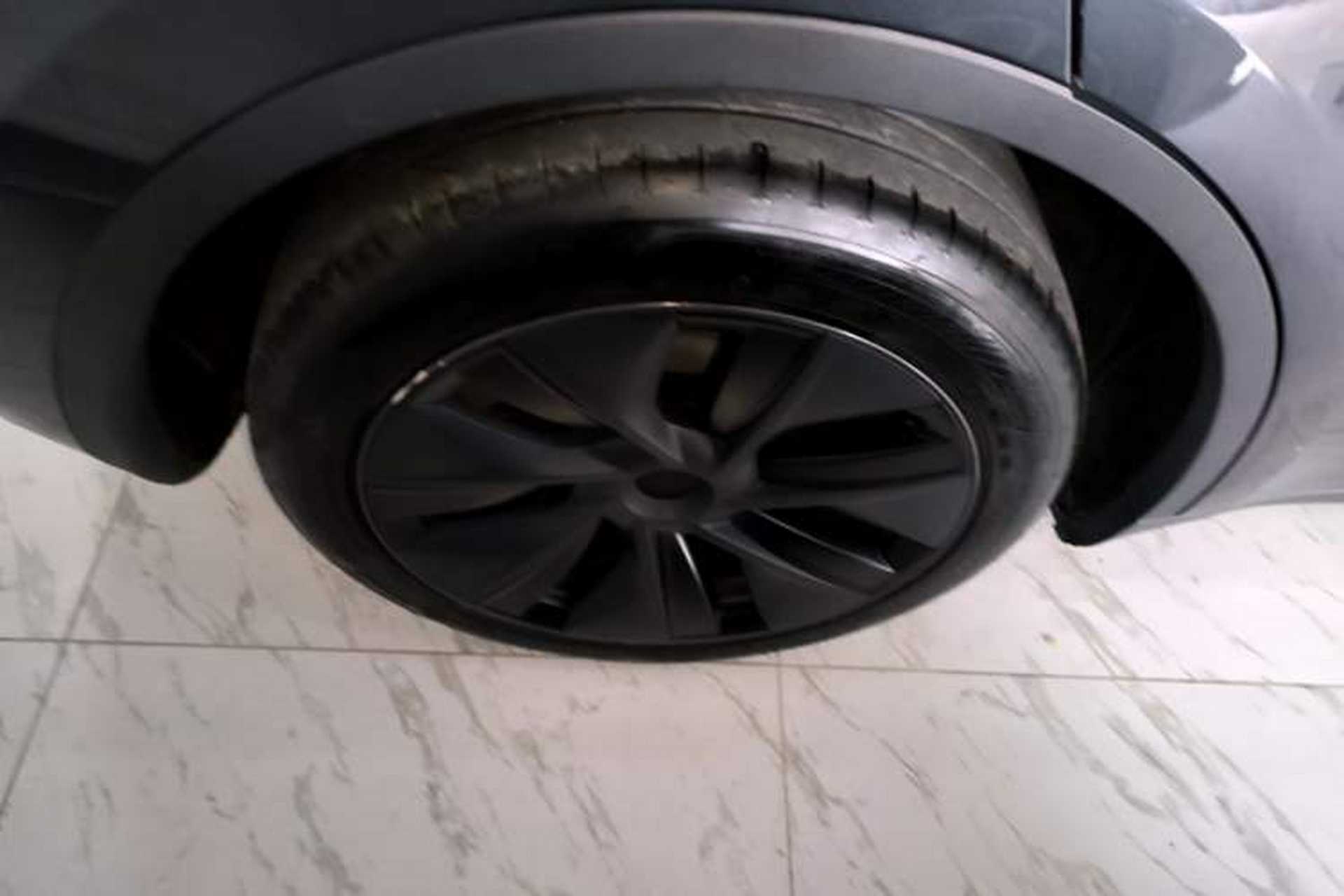 Used Tesla Model Y 2024 Rear-Wheel-Drive Version Right Rear Wheel Hub