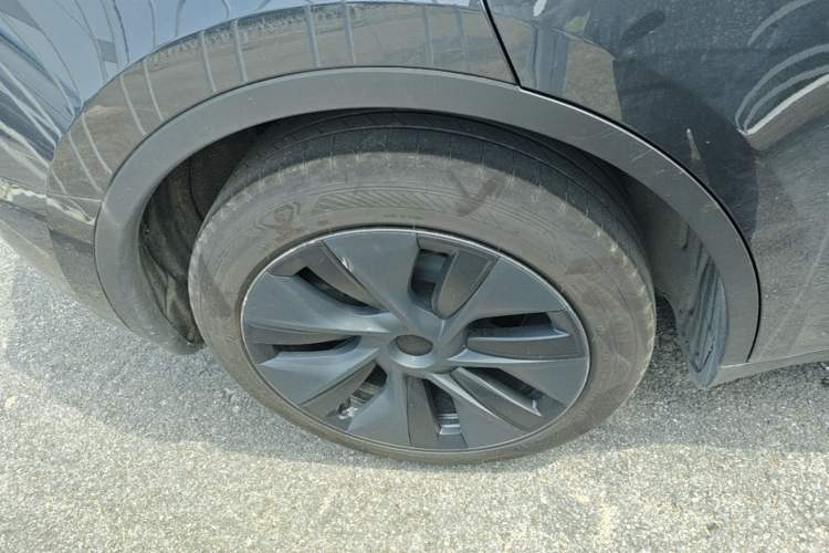 Used Tesla Model Y 2024 Rear-Wheel-Drive Version Right Rear Wheel Hub