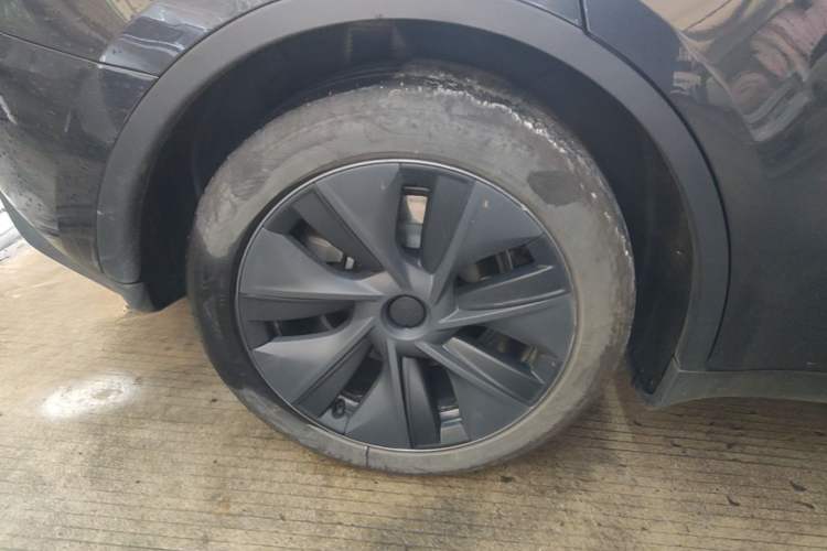 Used Tesla Model Y 2024 Rear-Wheel-Drive Version Right Rear Wheel Hub