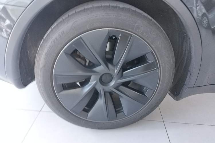 Used Tesla Model Y 2024 Rear-Wheel-Drive Version Right Rear Wheel Hub