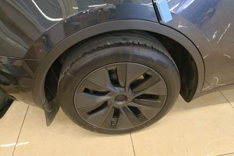 Used Tesla Model Y 2024 Rear-Wheel-Drive Version Right Rear Wheel Hub