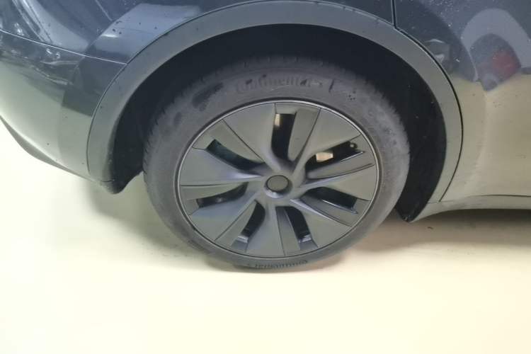Used Tesla Model Y 2024 Rear-Wheel-Drive Version Right Rear Wheel Hub