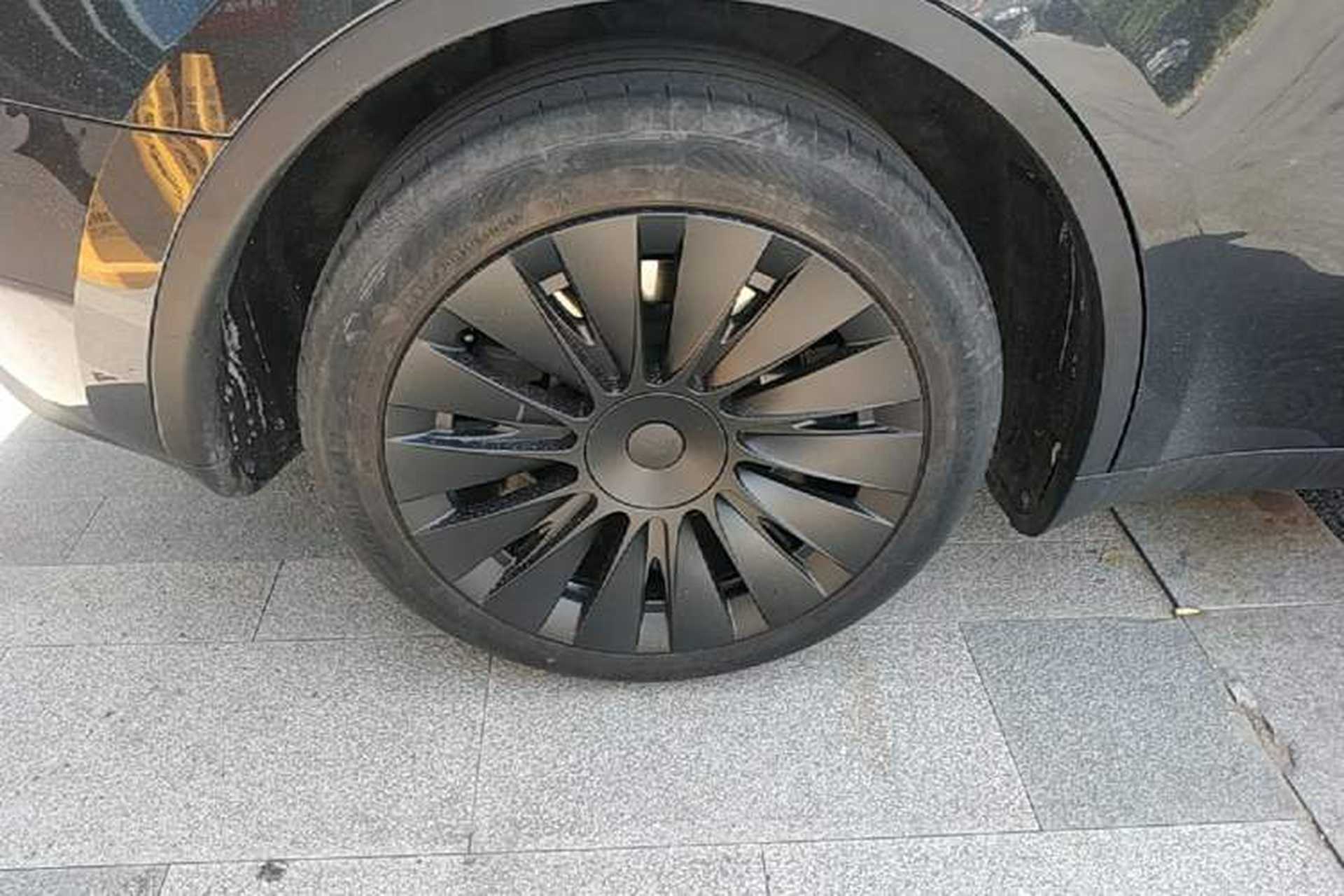Used Tesla Model Y 2024 Rear-Wheel-Drive Version Right Rear Wheel Hub