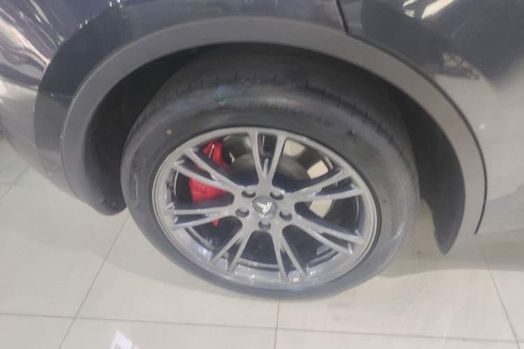 Used Tesla Model Y 2024 Rear-Wheel-Drive Version Right Rear Wheel Hub