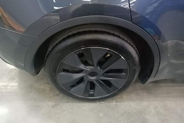 Used Tesla Model Y 2024 Rear-Wheel-Drive Version Right Rear Wheel Hub