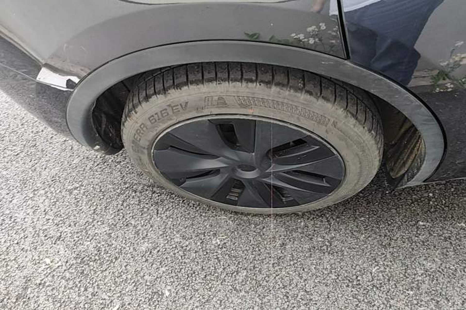 Used Tesla Model Y 2024 Rear-Wheel-Drive Version Right Rear Wheel Hub