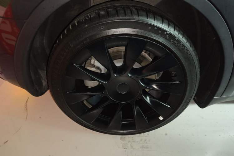 Used Tesla Model Y 2024 Rear-Wheel-Drive Version Right Rear Wheel Hub
