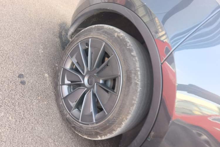 Used Tesla Model Y 2024 Rear-Wheel-Drive Version Right Rear Wheel Hub