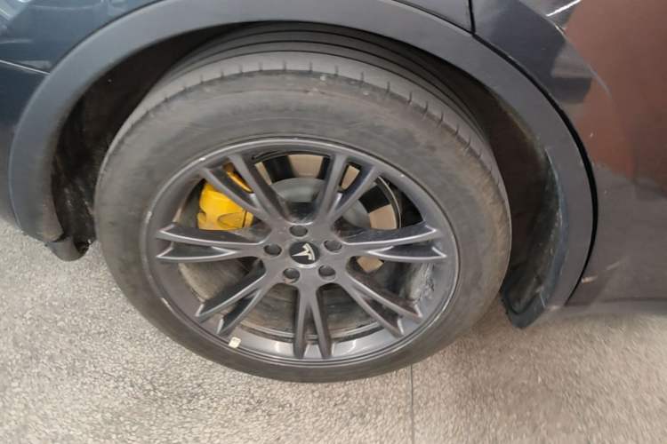 Used Tesla Model Y 2024 Rear-Wheel-Drive Version Right Rear Wheel Hub