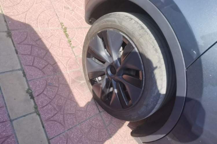 Used Tesla Model Y 2024 Rear-Wheel-Drive Version Right Rear Wheel Hub