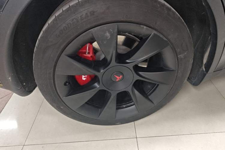 Used Tesla Model Y 2024 Rear-Wheel-Drive Version Right Rear Wheel Hub