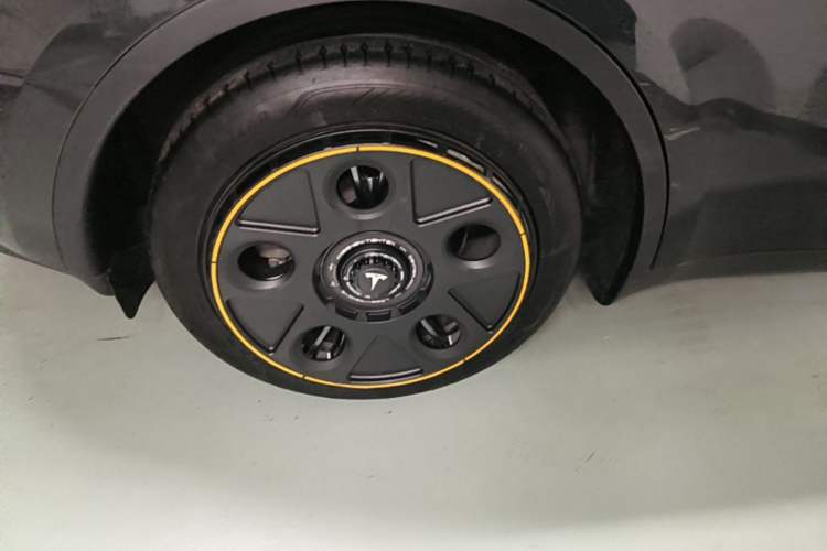 Used Tesla Model Y 2024 Rear-Wheel-Drive Version Right Rear Wheel Hub