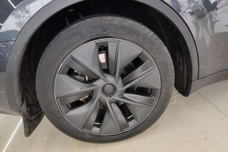 Used Tesla Model Y 2024 Rear-Wheel-Drive Version Right Rear Wheel Hub
