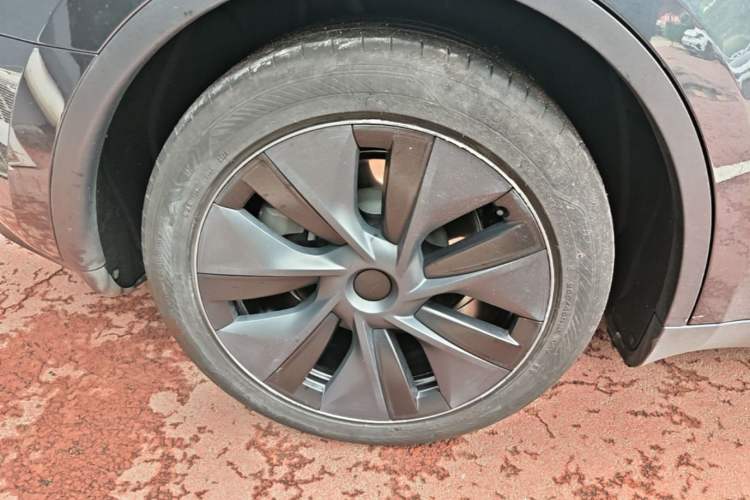 Used Tesla Model Y 2024 Rear-Wheel-Drive Version Right Rear Wheel Hub