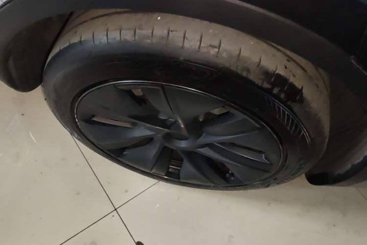 Used Tesla Model Y 2024 Rear-Wheel-Drive Version Right Rear Wheel Hub