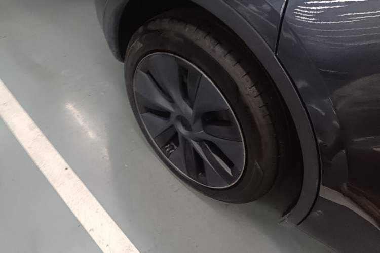 Used Tesla Model Y 2024 Rear-Wheel-Drive Version Right Rear Wheel Hub