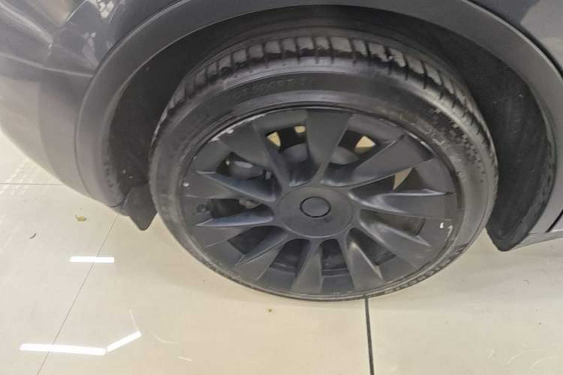 Used Tesla Model Y 2024 Rear-Wheel-Drive Version Right Rear Wheel Hub