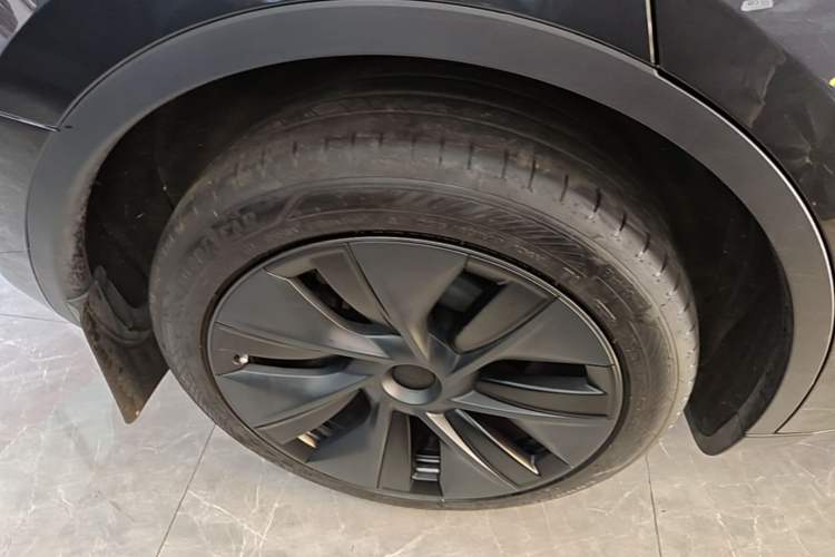 Used Tesla Model Y 2024 Rear-Wheel-Drive Version Right Rear Wheel Hub
