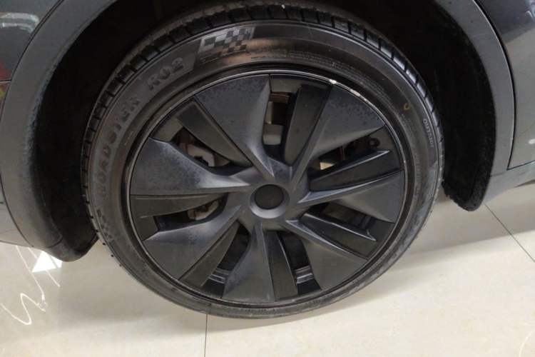 Used Tesla Model Y 2024 Rear-Wheel-Drive Version Right Rear Wheel Hub