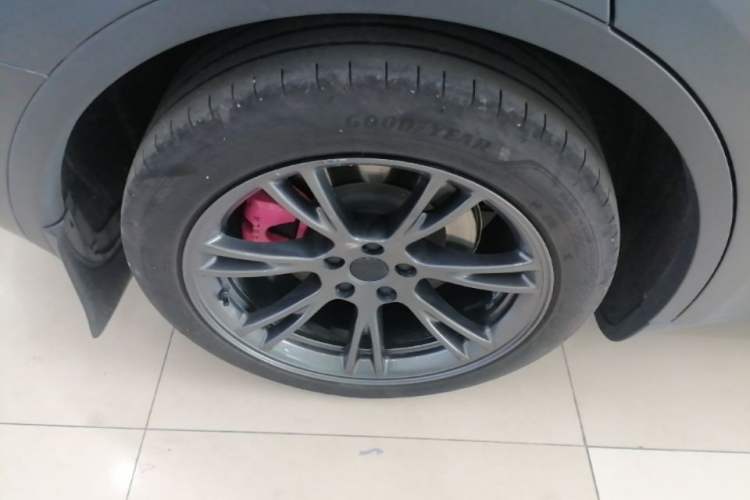 Used Tesla Model Y 2024 Rear-Wheel-Drive Version Right Rear Wheel Hub