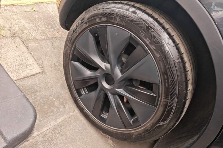 Used Tesla Model Y 2024 Rear-Wheel-Drive Version Right Rear Wheel Hub